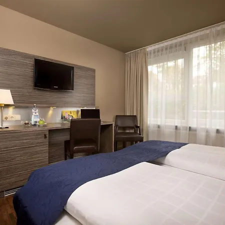 Scotty & Emily Hotel