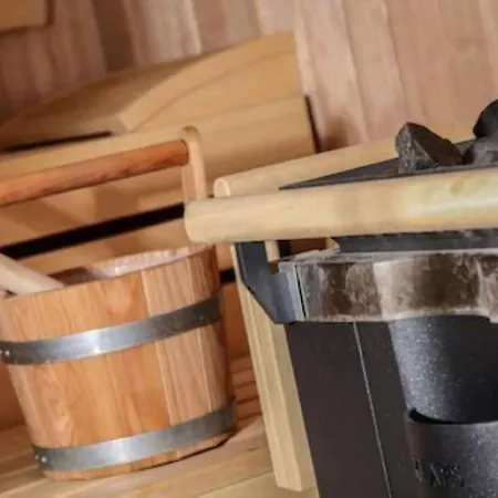 Scotty & Emily Hotel