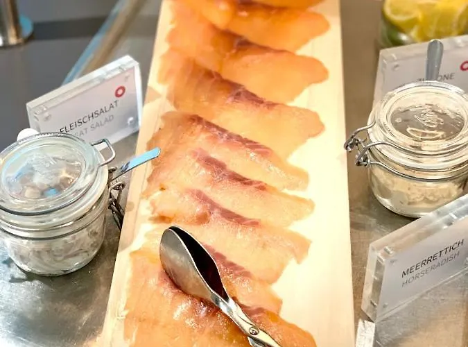 Hotel Scotty & Emily