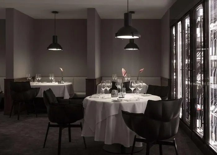 Scotty & Emily Hotell