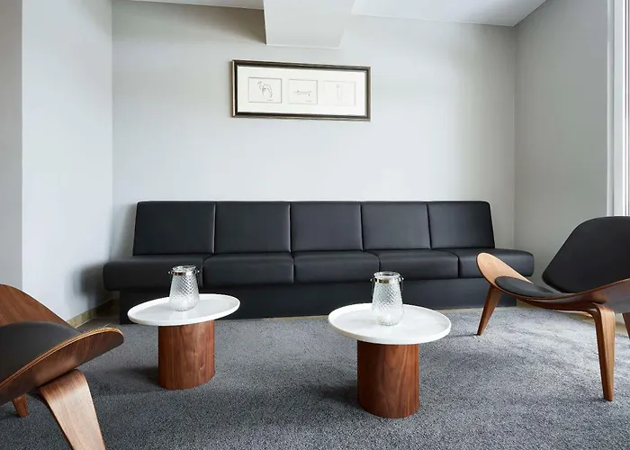 Hotel Scotty & Emily