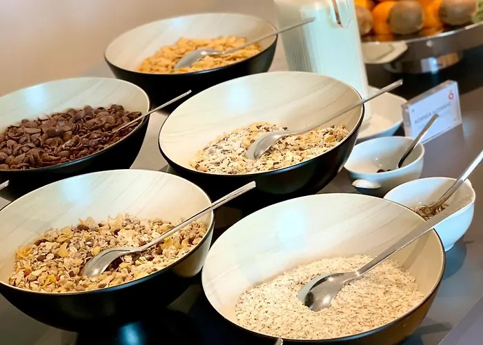 Scotty & Emily Hotel 4*