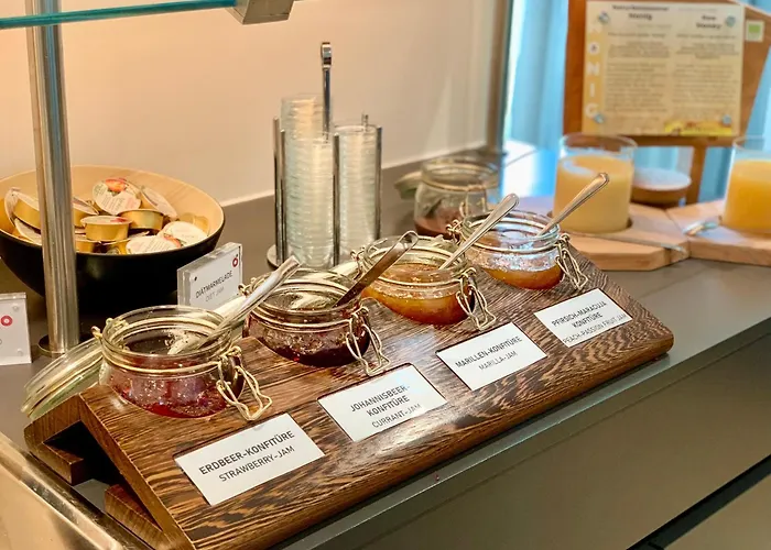 Scotty & Emily Hotell