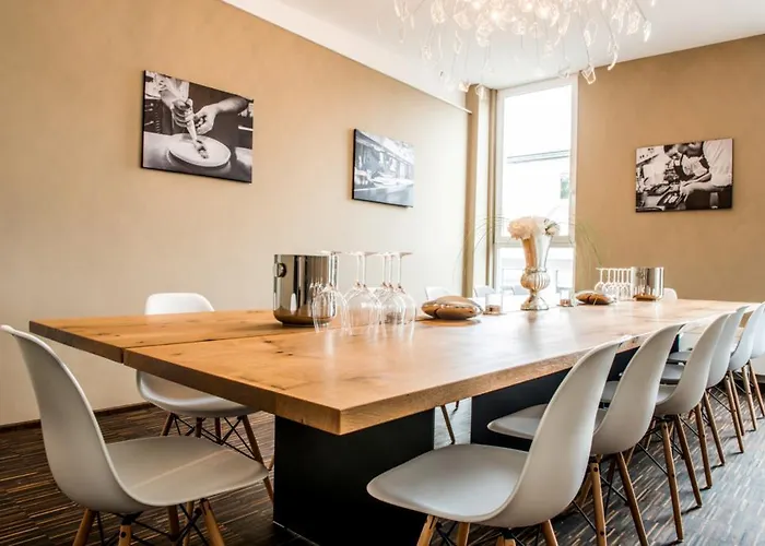 Scotty & Emily Hotel Ulm