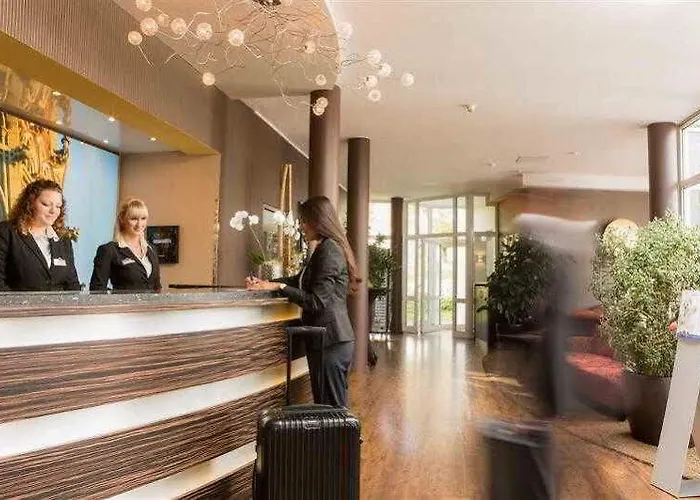 Scotty & Emily Hotel